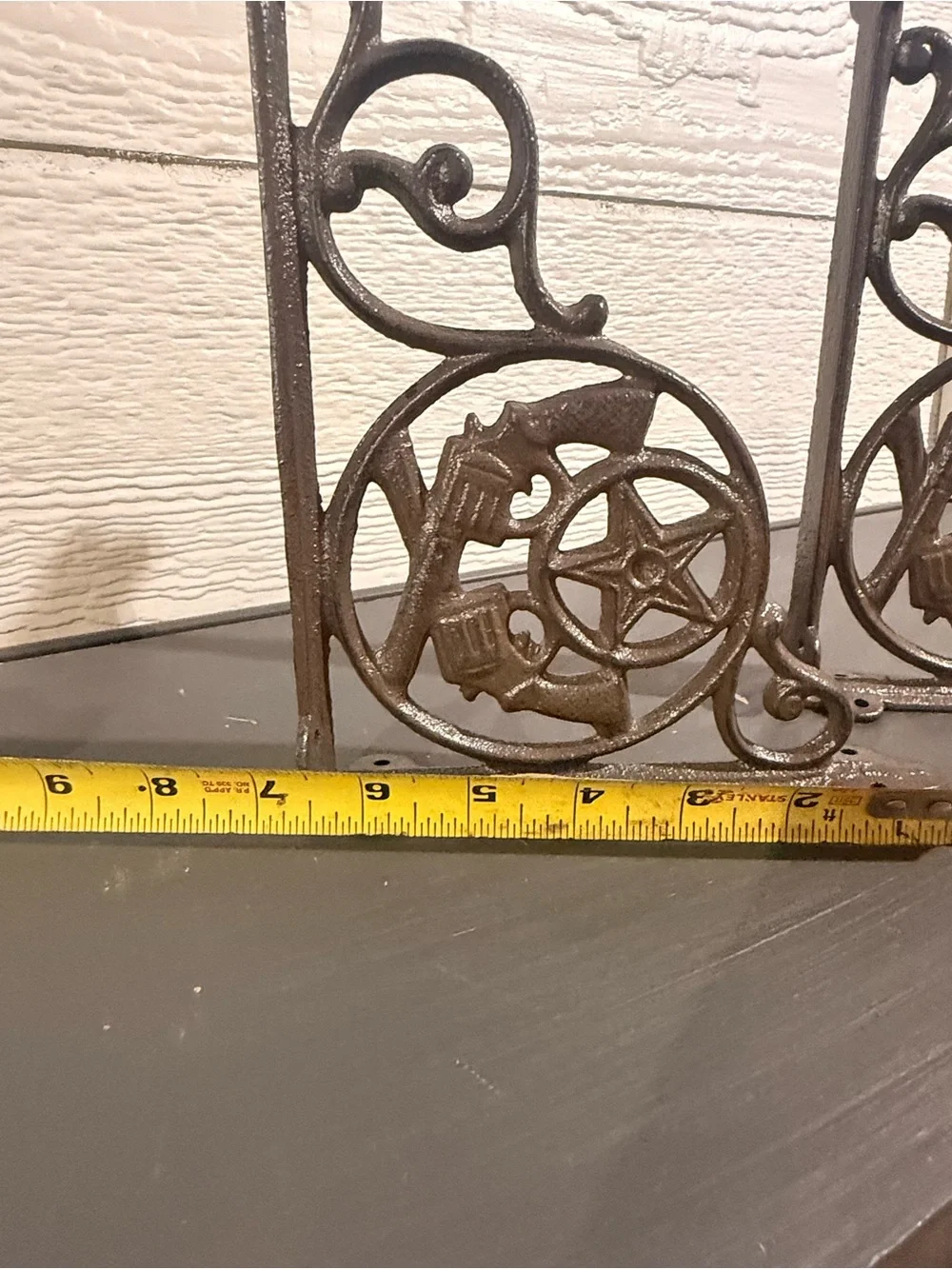 Set of two Western Cast Iron Star shelf Brackets 9” x 7”